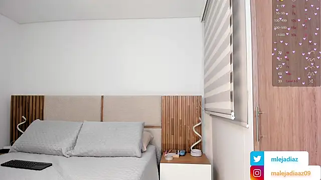Snapshot of MalejaDiaz_ chatting on October 15, 7:00 pm MalejaDiaz online show from October 15, 7:00 pm
