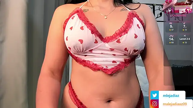 Snapshot of MalejaDiaz_ chatting on February 17, 9:00 pm MalejaDiaz online show from February 17, 9:00 pm