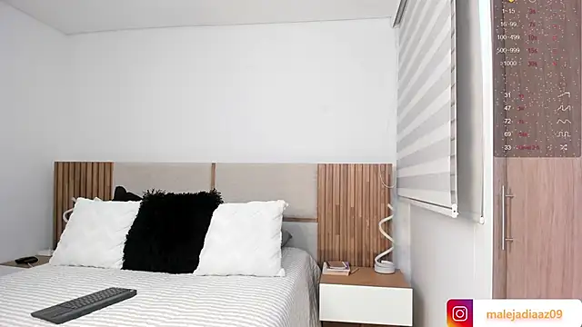 MalejaDiaz  online show from February 18, 8:49 pm