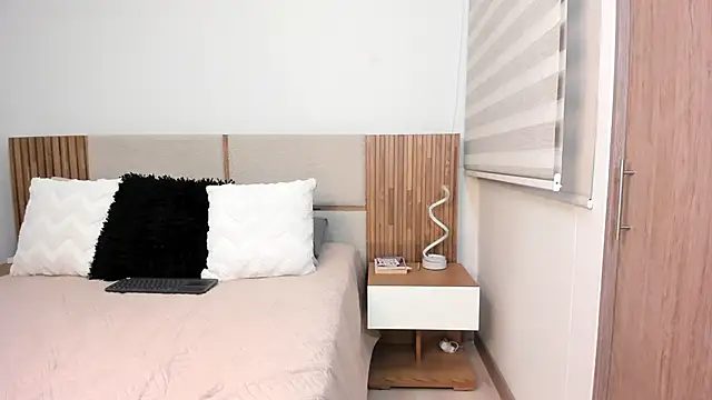 MalejaDiaz  online show from April 15, 7:58 pm