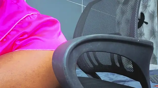 Hilary-banks online show from October 24, 4:55 am