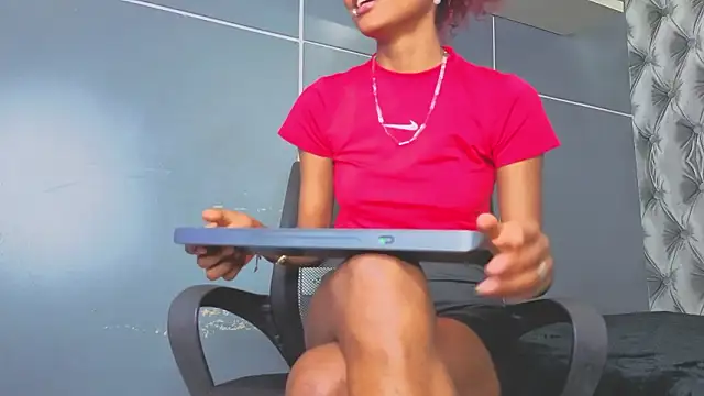 Hilary-banks online show from February 3, 9:42 pm