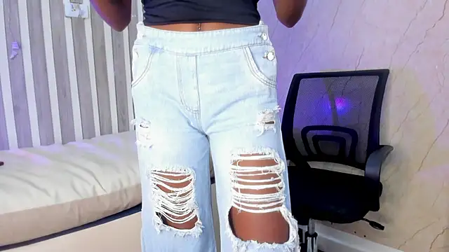 Hilary-banks online show from February 15, 10:52 pm