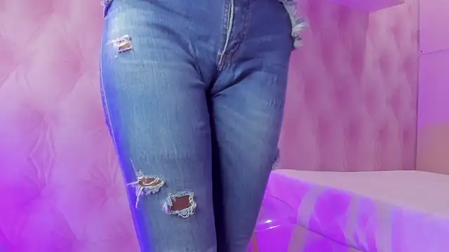 Hilary-banks online show from February 28, 4:43 am