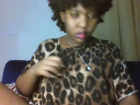 Snapshot of Thickyannah chatting on November 19, 8:31 pm Thickyannah online show from November 19, 8:31 pm