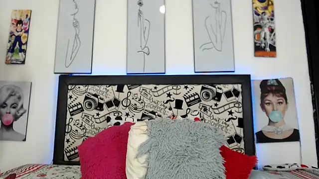 Rihana14 online show from April 17, 7:38 pm