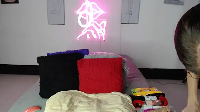 Rihana14 online show from March 11, 10:59 pm