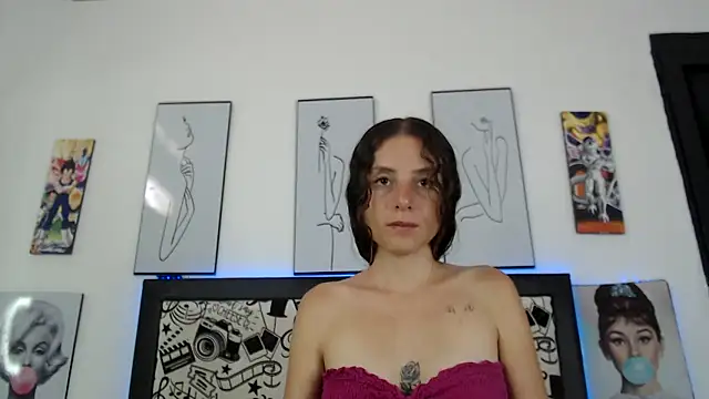 Rihana14 online show from May 22, 8:40 pm
