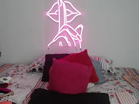 Snapshot of Rihana14 chatting on October 18, 10:12 pm Rihana14 online show from October 18, 10:12 pm