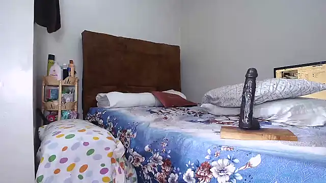 shoshortyy online show from November 1, 2:29 am