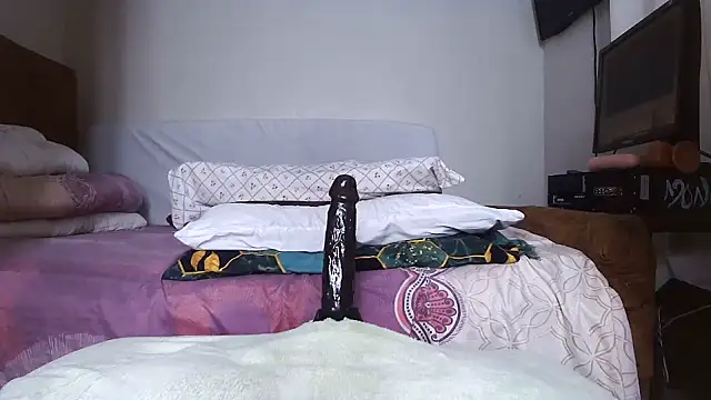 shoshortyy online show from March 29, 7:43 am