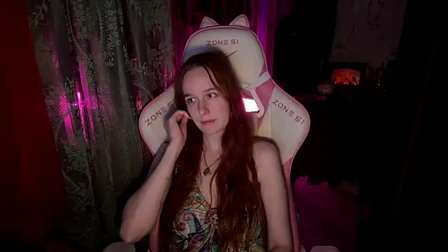 Snapshot of pearl_princess_ chatting on November 26, 2:55 am pearl princess online show from November 26, 2:55 am