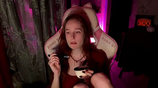 Snapshot of pearl_princess_ chatting on October 23, 11:47 pm pearl princess online show from October 23, 11:47 pm