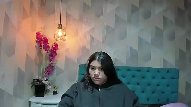 LindaBreeS online show from December 21, 4:41 pm