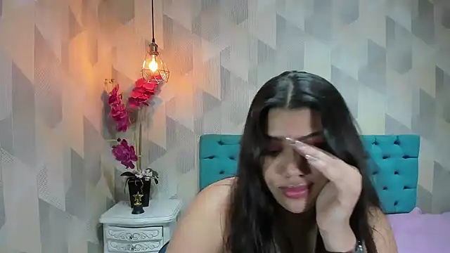 LindaBreeS online show from June 25, 5:12 am