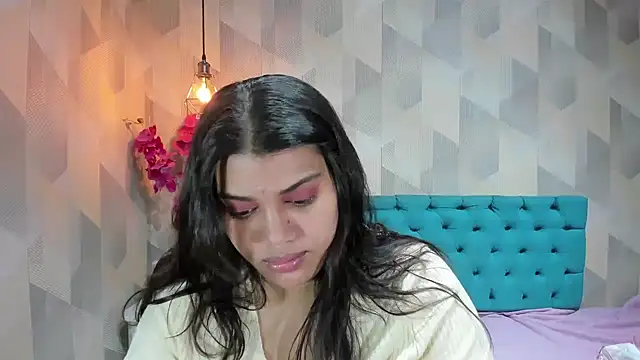 LindaBreeS online show from June 26, 1:17 pm