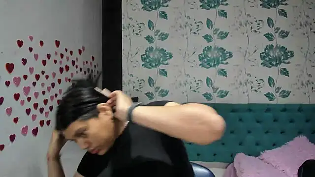LindaBreeS online show from March 3, 2:28 pm