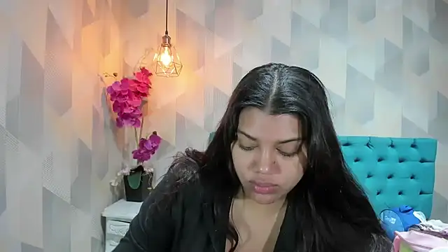 LindaBreeS online show from June 2, 1:22 pm