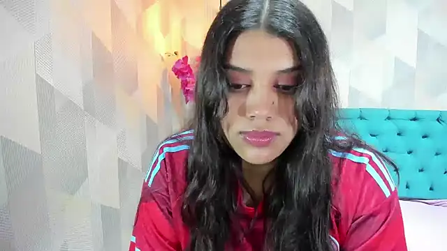 LindaBreeS online show from June 17, 1:43 pm