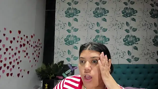 LindaBreeS online show from March 18, 1:34 pm