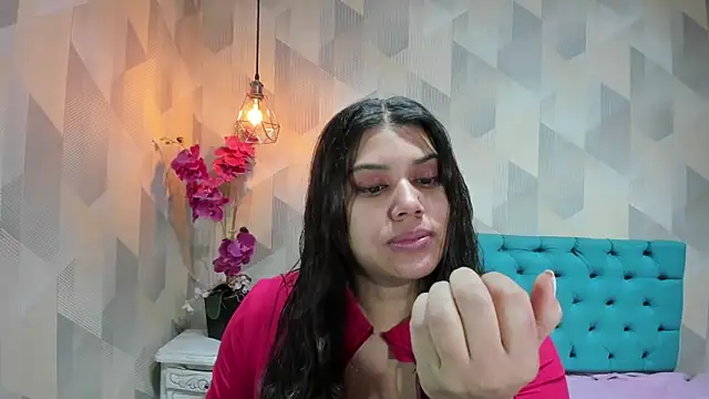LindaBreeS online show from June 19, 1:39 pm