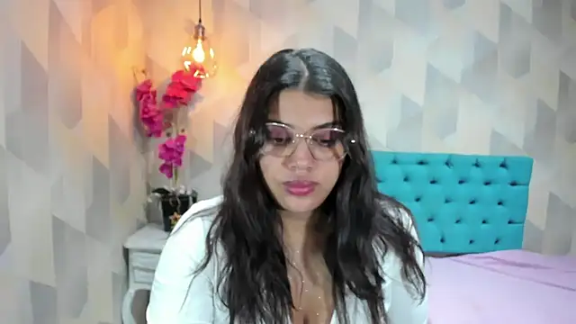 LindaBreeS online show from July 1, 1:44 pm
