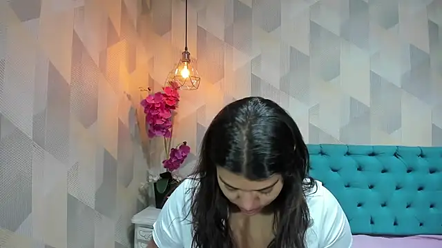 LindaBreeS online show from June 16, 1:44 pm