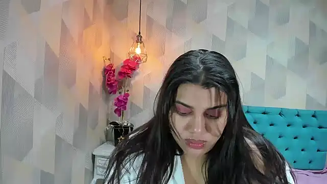 LindaBreeS online show from July 3, 3:46 am