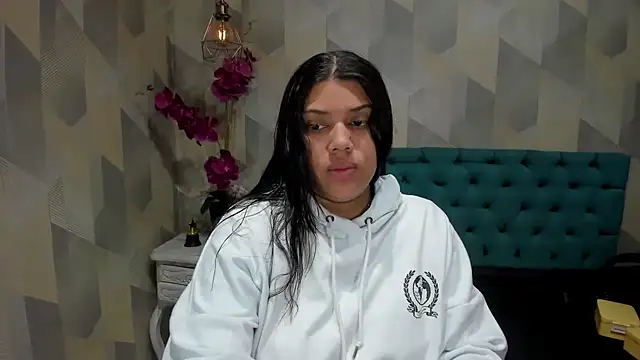 LindaBreeS online show from October 25, 1:34 pm