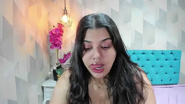 LindaBreeS online show from April 2, 1:29 pm