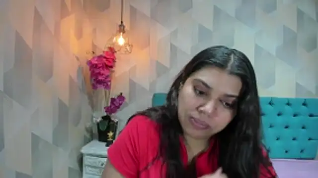 LindaBreeS online show from June 12, 2:26 pm