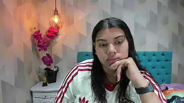 LindaBreeS online show from March 29, 1:57 pm