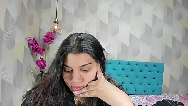 LindaBreeS online show from September 9, 2:21 am