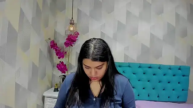 LindaBreeS online show from October 31, 1:41 pm