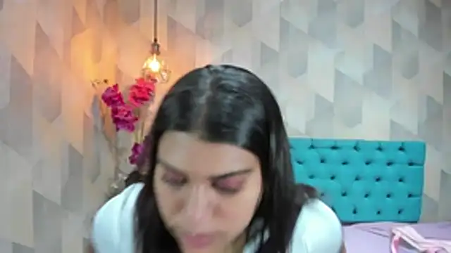 LindaBreeS online show from June 21, 2:34 pm