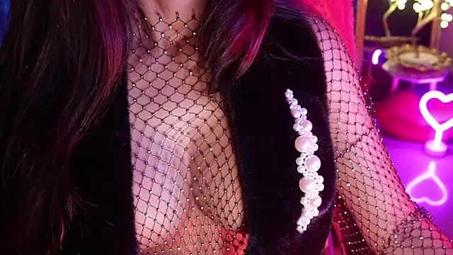 Snapshot of littledevil4511 chatting on January 26, 8:36 am littledevil4511 online show from January 26, 8:36 am