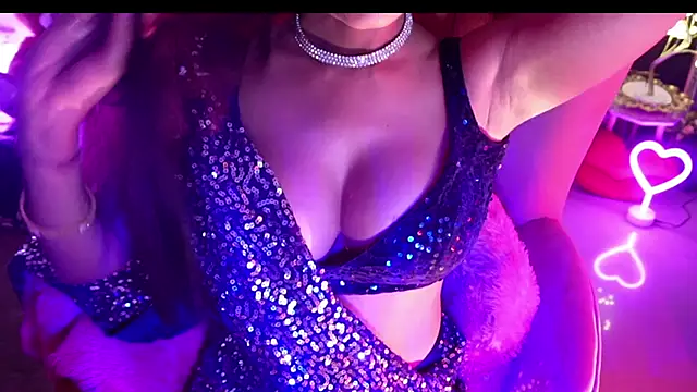 Snapshot of littledevil4511 chatting on February 17, 7:15 am littledevil4511 online show from February 17, 7:15 am