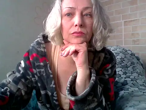 Lorie Carrie online show from March 4, 7:49 am