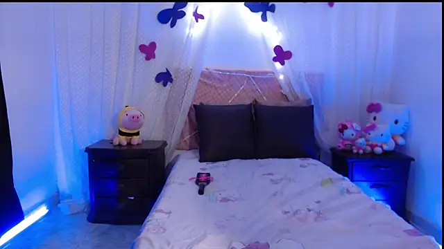 HanaWayne online show from February 19, 1:06 pm