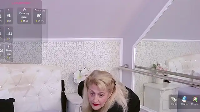 Snapshot of ElenaJuarez chatting on September 11, 4:01 am ElenaJuarez online show from September 11, 4:01 am