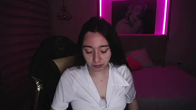 Andrea Ramos online show from March 11, 2:53 am