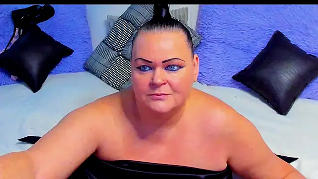 MilanaBiegert online show from December 4, 11:20 am