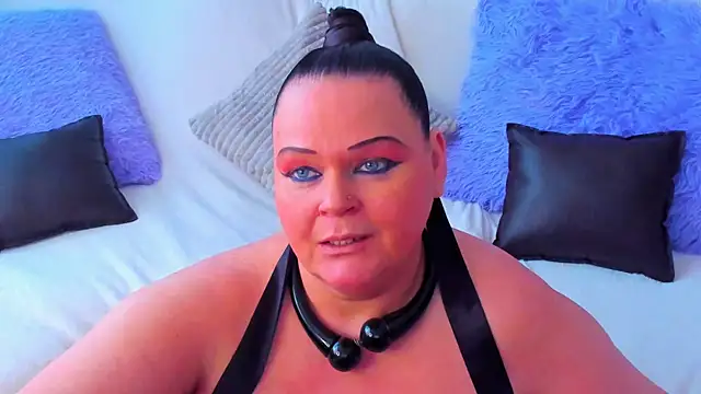 Snapshot of MilanaBiegert chatting on March 2, 12:03 pm MilanaBiegert online show from March 2, 12:03 pm