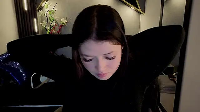 almma shy online show from September 23, 1:40 pm
