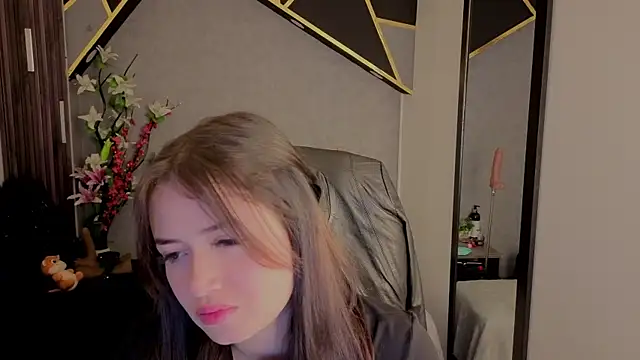 almma shy online show from October 9, 1:22 pm