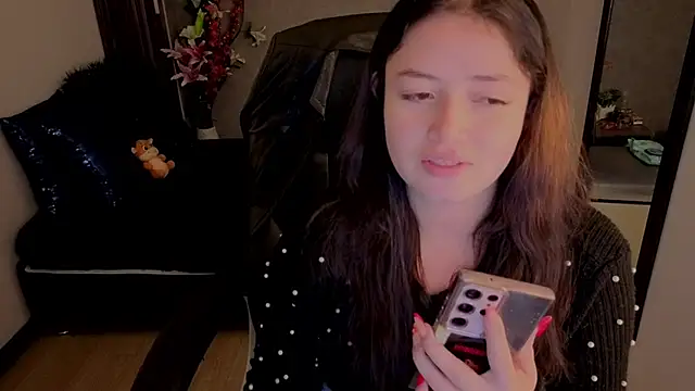 almma shy online show from October 21, 1:21 pm