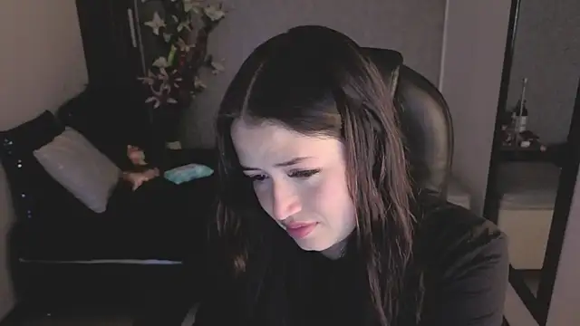 almma shy online show from November 14, 1:15 pm