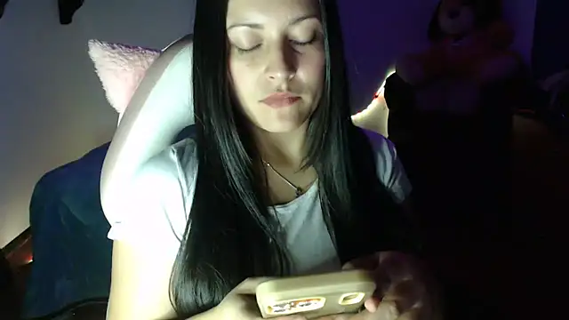 Allisonnlopez online show from June 4, 12:59 am