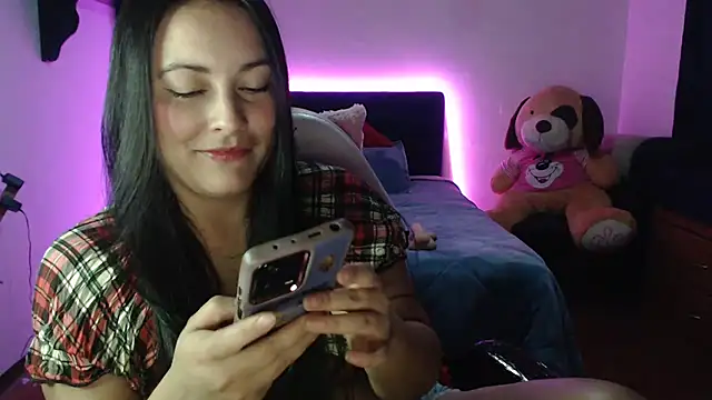 Allisonnlopez online show from January 15, 8:26 pm