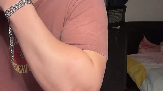 jungcock3210 online show from December 2, 3:36 pm